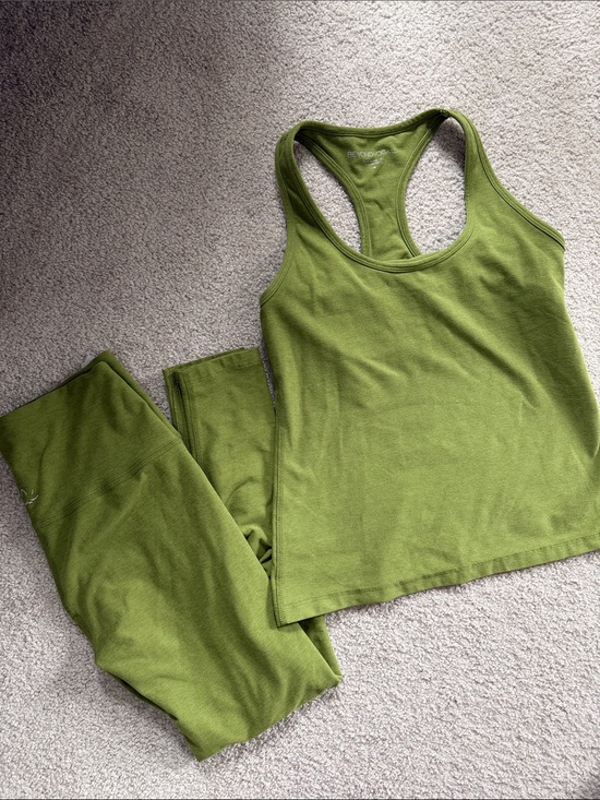 Beyond Yoga Pants - Beyond Yoga Fern Green Set